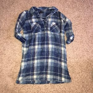 WET SEAL DISTRESSED PLAID LONG SHIRT SIZE MEDIUM